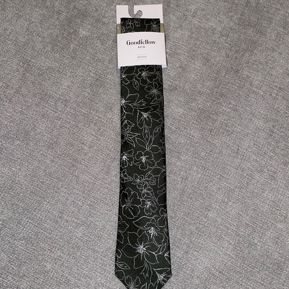 Goodfellow & Co Green / Light Pink Floral Skinny Necktie - Picture 1 of 8